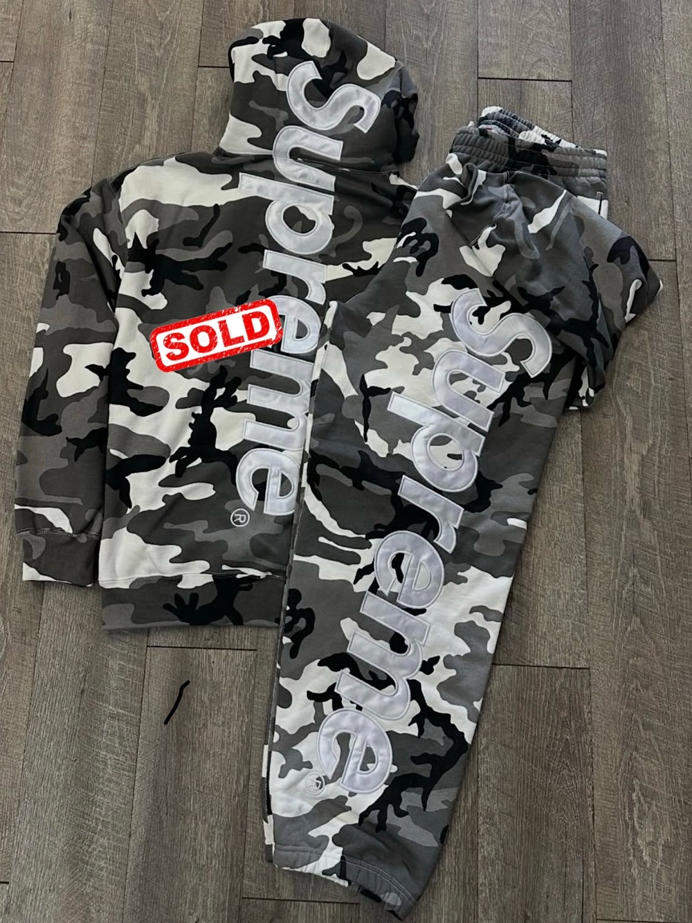 Supreme Satin Appliqué Sweatpants Snow Camo L
